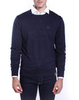 Girocollo finezza 12 con toppe su manica col. e ricamo logo Blu Navy