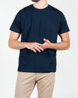 T-shirt in jersey con logo ricamato ton sul ton al lato cuore