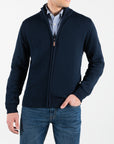 Maglione in caldo cotone con zip centrale e patch ricamate