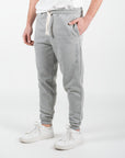 Pantalone felpato in pile con patch della bandiera americana cucita sulla tasca posteriore