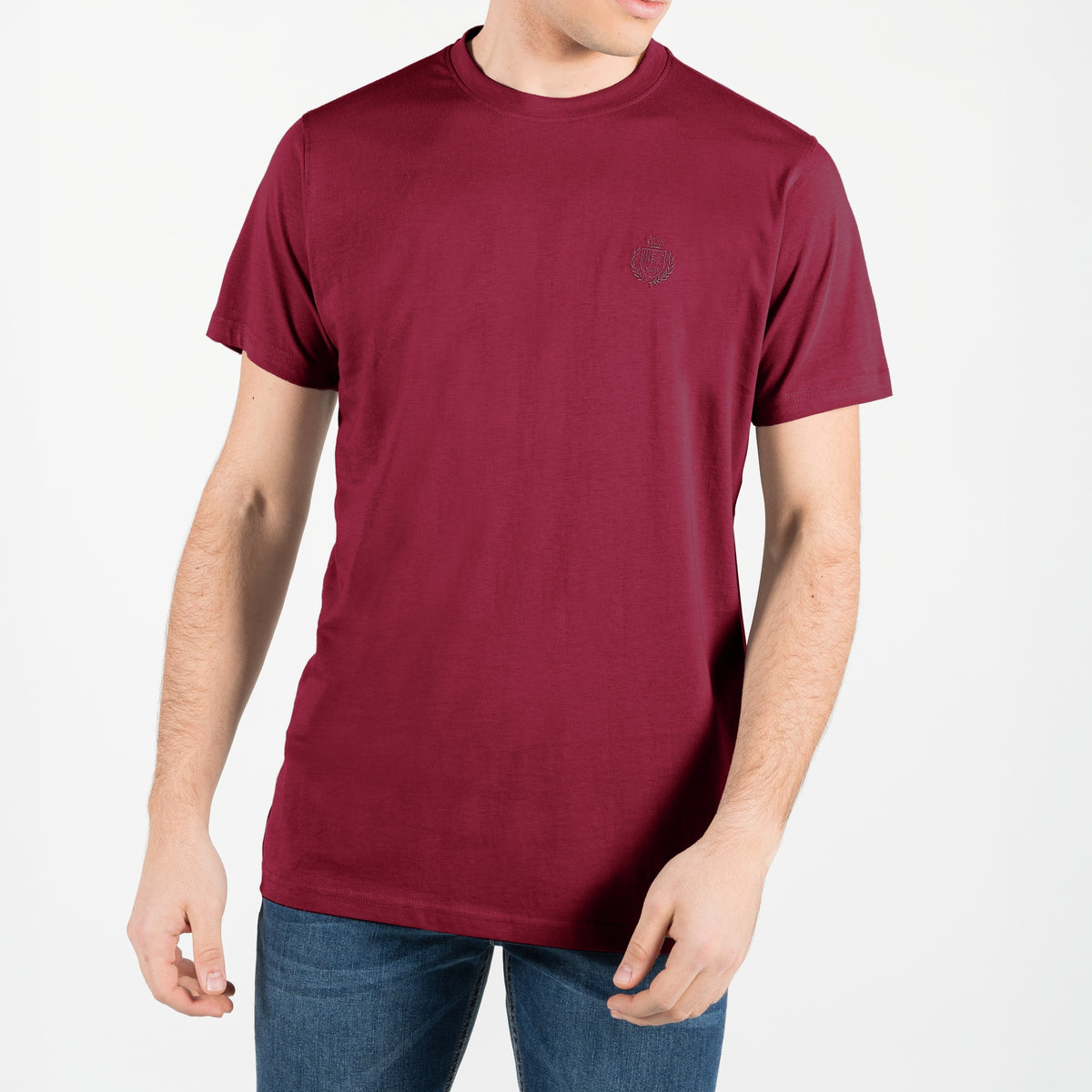 T-shirt in jersey con logo ricamato ton sul ton al lato cuore