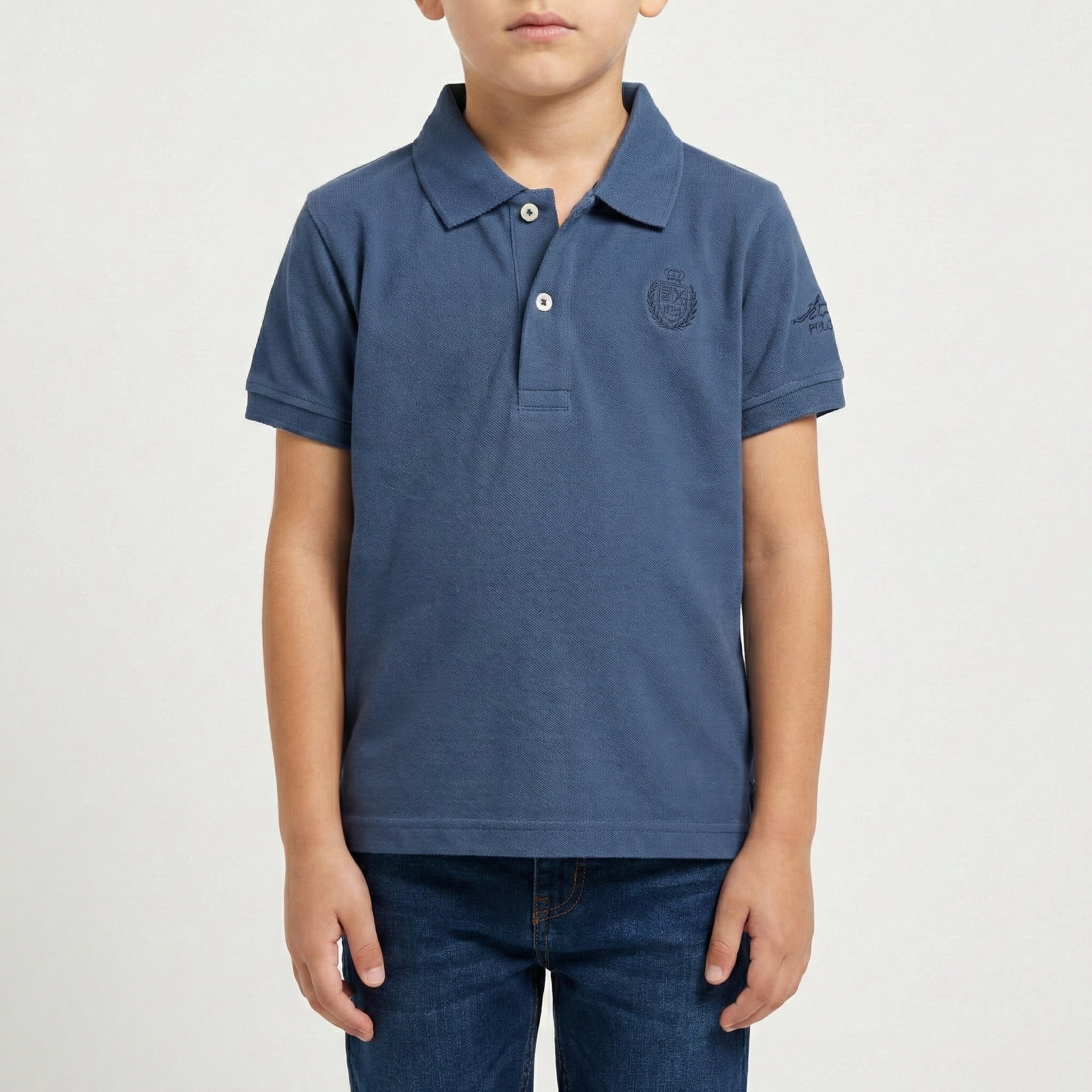 Polo in piquet con logo ricamato sul lato cuore e collo con riga a intarsio